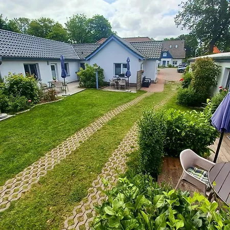 Leuchtturm - Heuser Apartment Prerow